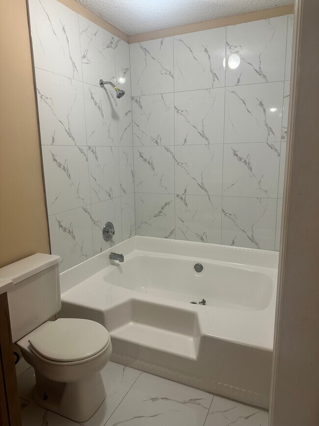 Foto del edificio - 8034 S Bay Ct