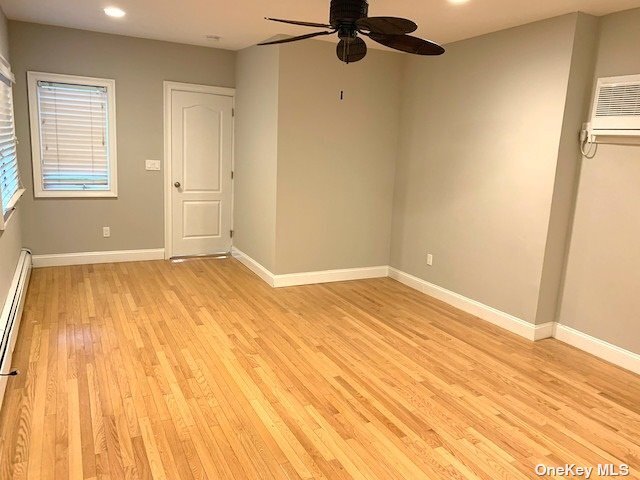 Foto del edificio - 449 E Olive St