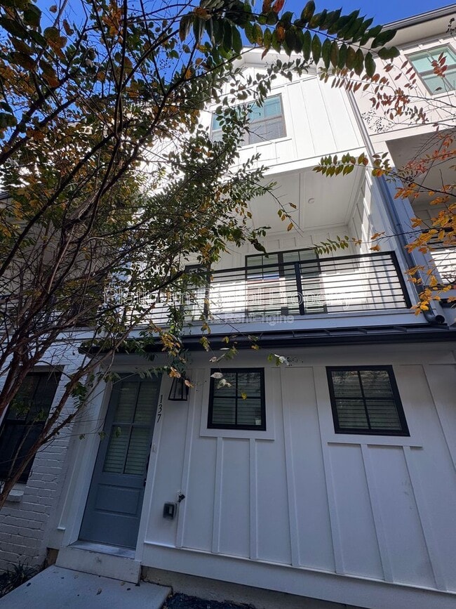 Photo - 137 Pacer Pl Townhome