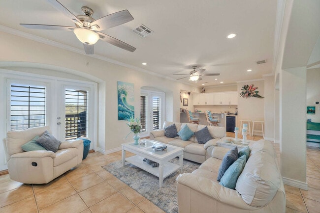 Building Photo - 660 Kara Dr