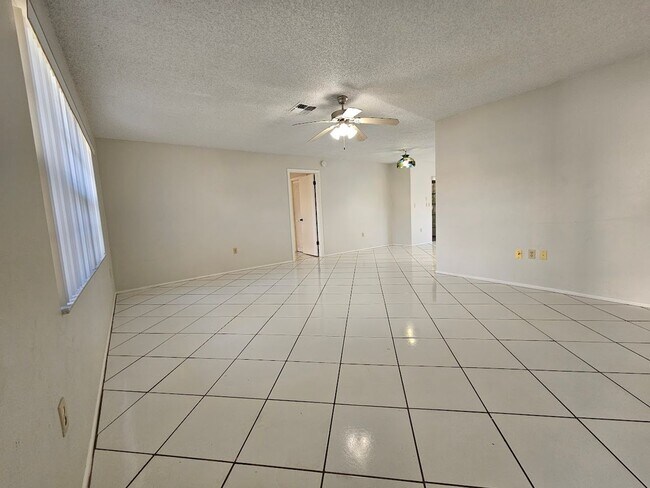 Foto del edificio - 3/2/1 Home for rent in Spring Hill 34609