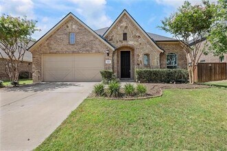 Building Photo - 928 Water Garden Cir