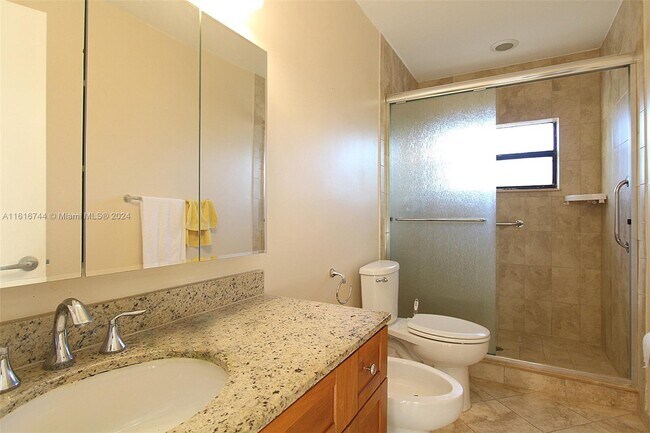 Building Photo - 1135 SW 72nd Ave