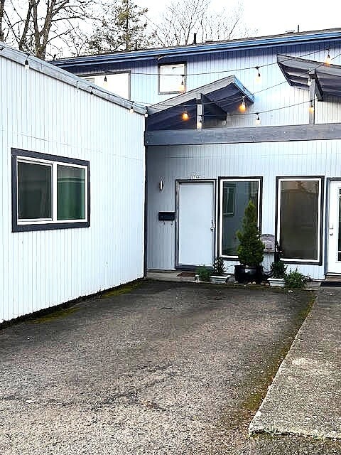 Building Photo - 8746 NE Glisan St