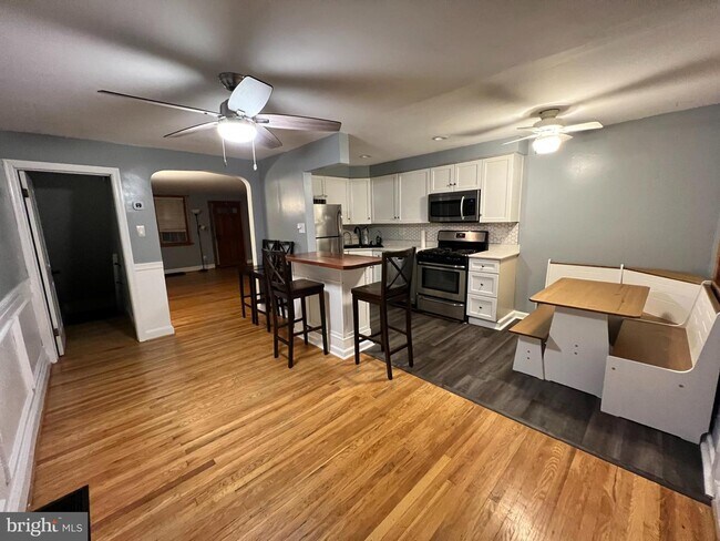 Building Photo - 5209 Gramercy Dr
