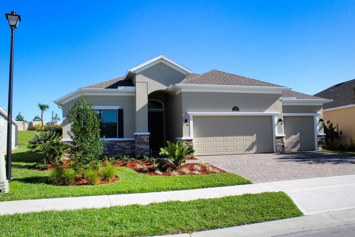 8516 Stalwart Cir, Melbourne, FL 32940 House for Rent in Melbourne