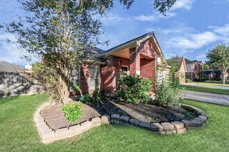 Building Photo - 414 Leisure Dr