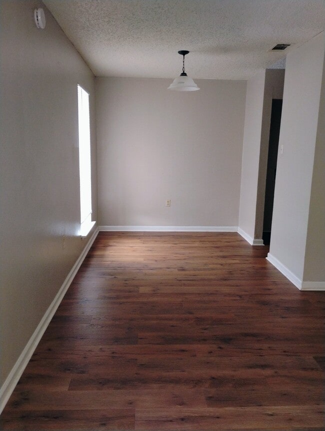 Photo - 1744 Cedar Lake Dr Apartment