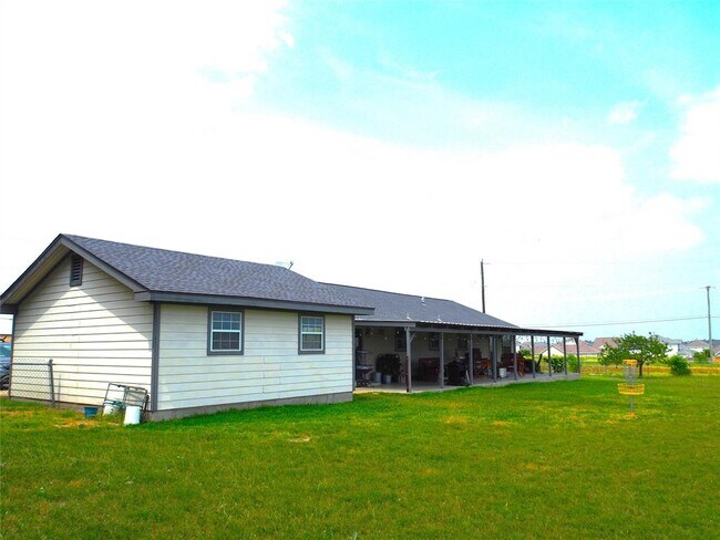 Foto del edificio - 2200 N Co Rd 122