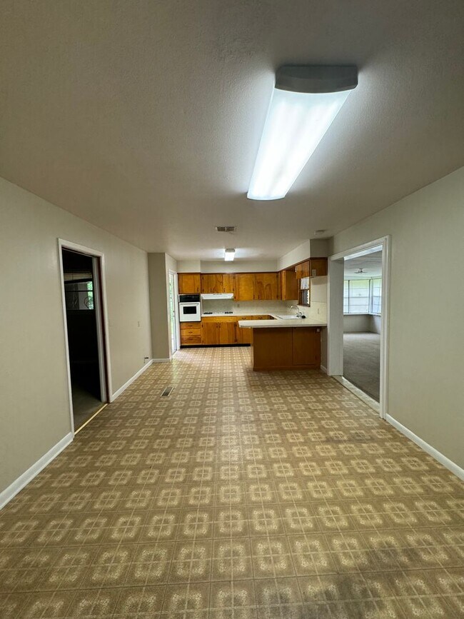Building Photo - Rental Property