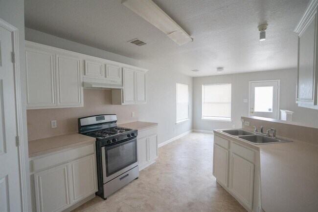 Building Photo - 20830 Balmoral Glen Ln