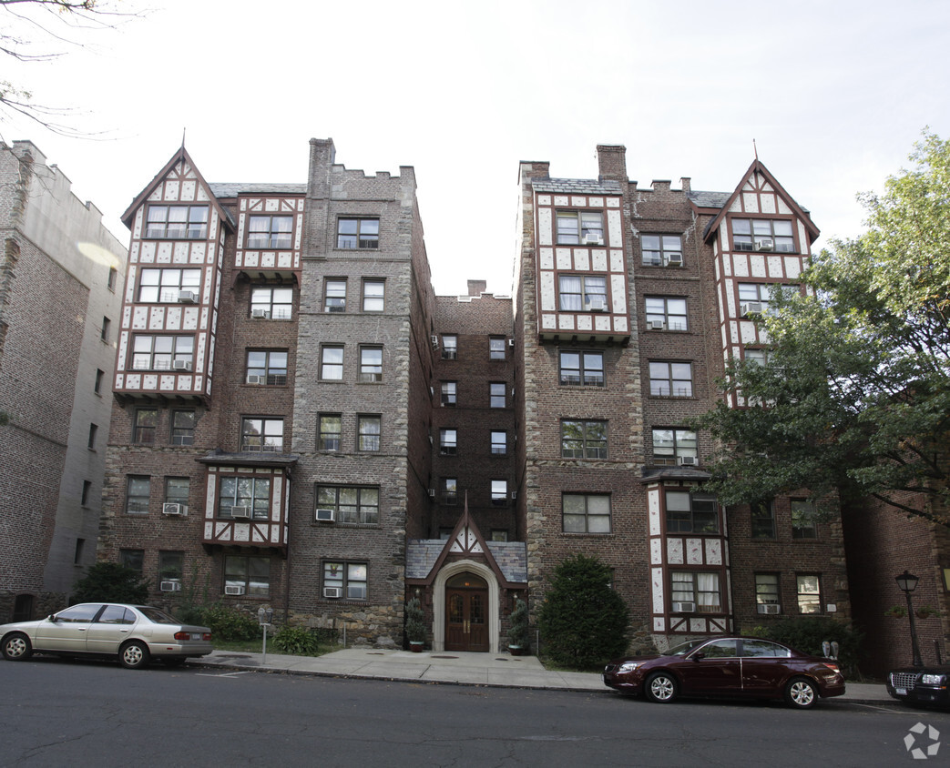 Foto del edificio - Peldean Court Apartments