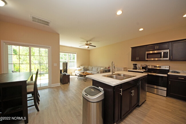 Building Photo - 424 Guppy Loop Road
