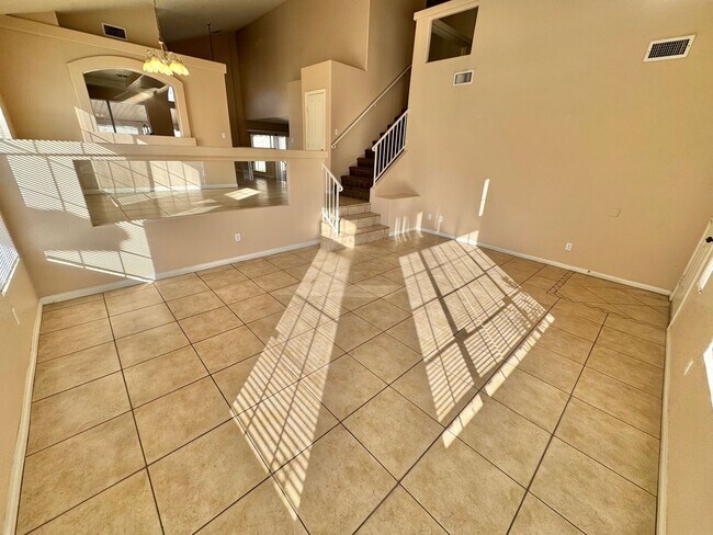 Foto del edificio - Charming home in a desirable Henderson neighborhood