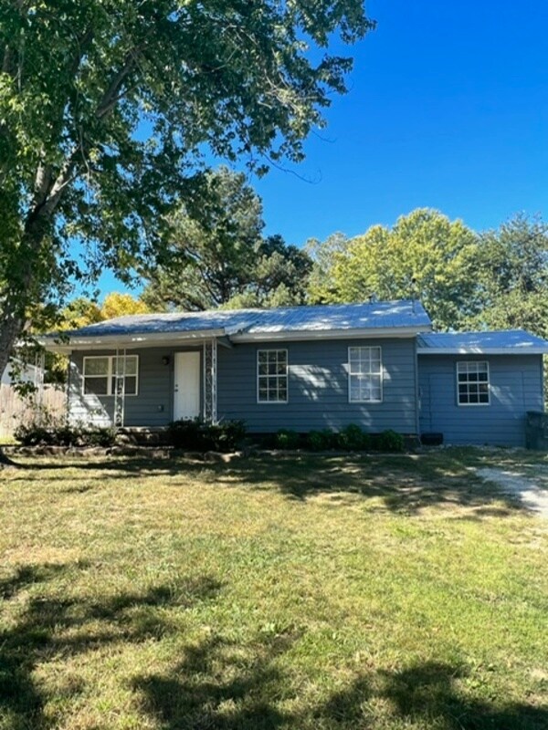 Primary Photo - 1393 Farmers Rd