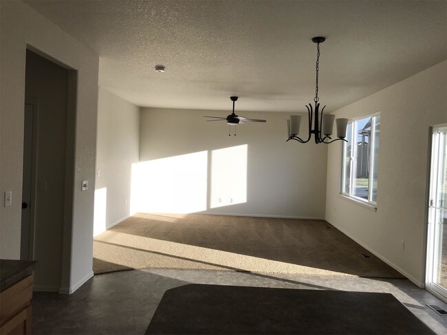 Building Photo - 7578 Little Fox Ln