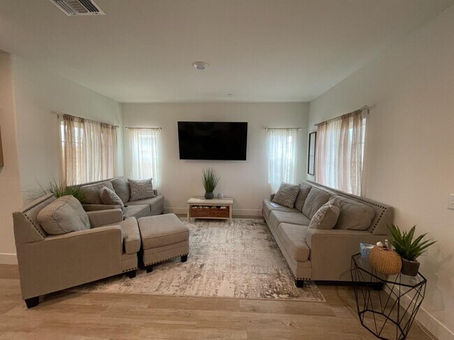 Foto del edificio - 928 Moody Slough Rd