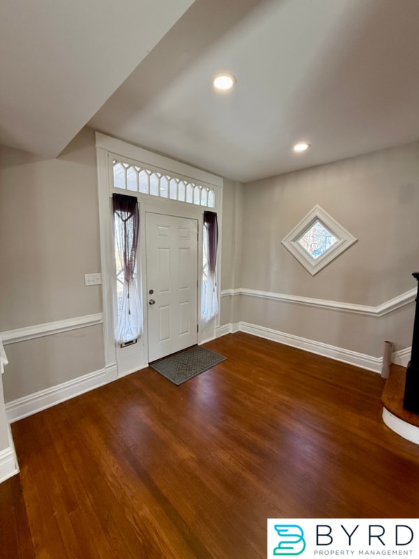 Building Photo - 3007 3rd Ave