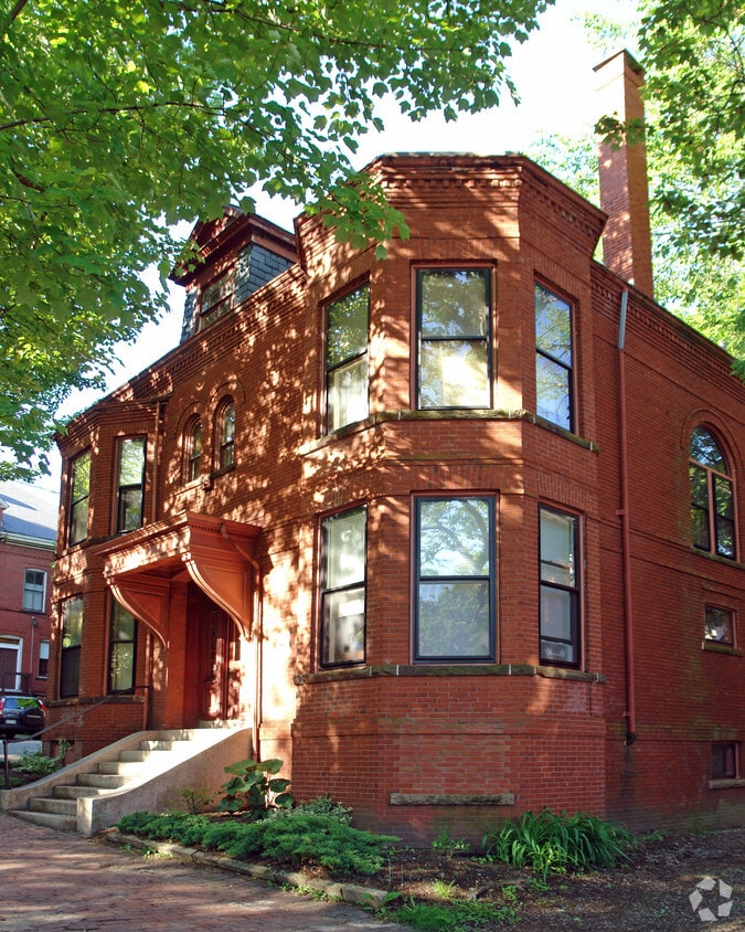 Building Photo - 272 State St