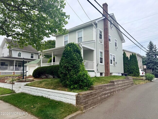 Building Photo - 305 3rd Ave