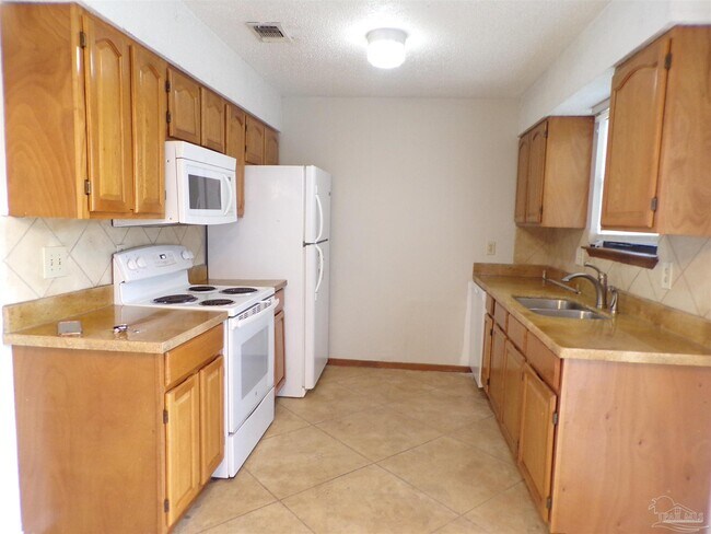 Foto del edificio - 8224 Tempest Dr