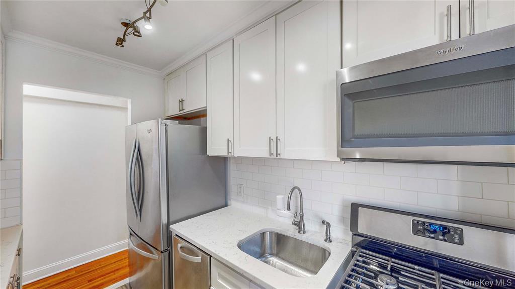 Foto principal - 66-15 Wetherole St
