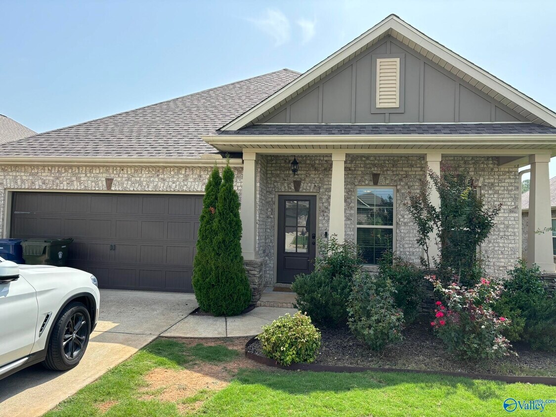 Primary Photo - 127 Princewater Dr