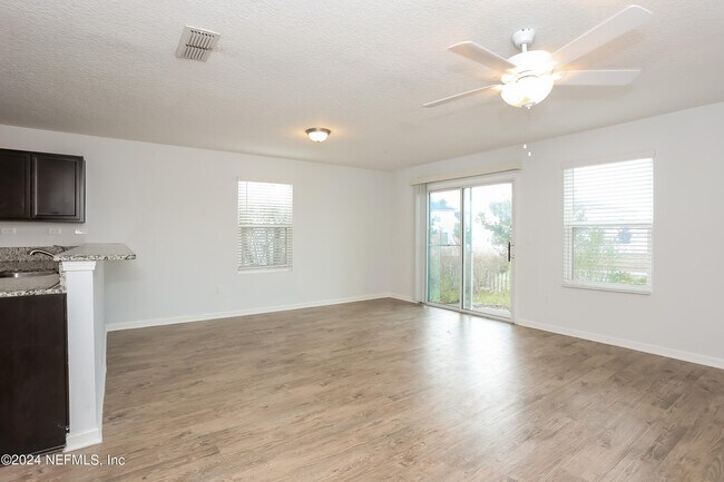 Foto del edificio - 8285 Rigel Rd