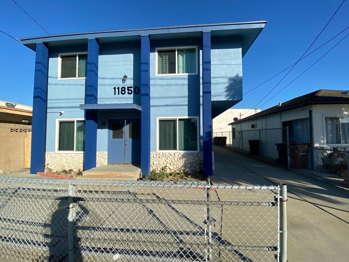 11850 S Inglewood Ave Unit C, Hawthorne, CA 90250 Room for Rent in Hawthorne, CA