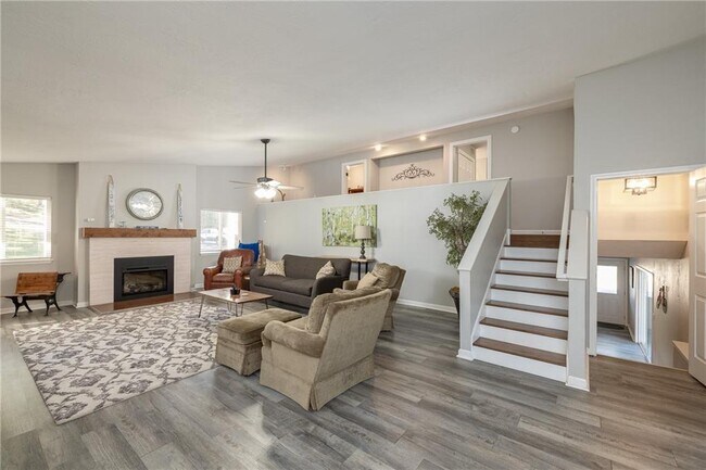 Building Photo - 12 Itetbury Ln