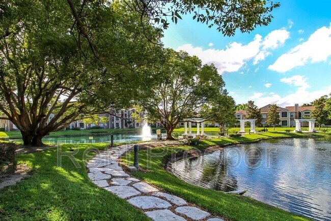 Foto del edificio - 4301 Lizshire Ln