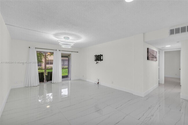 Building Photo - 4154 NW 90th Ave