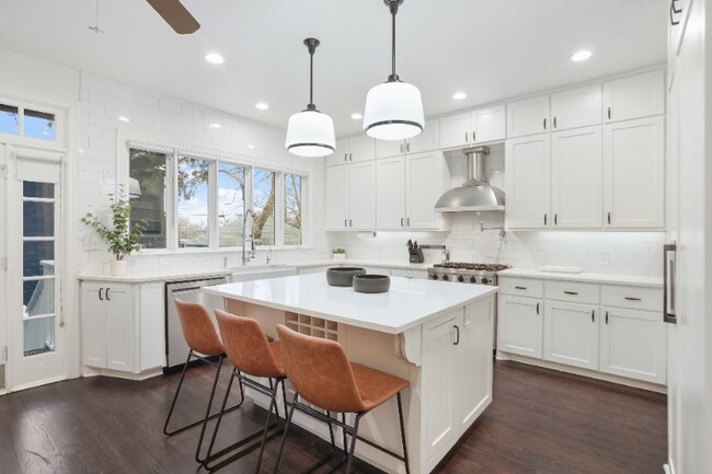 Foto del edificio - 1802 Brackenridge St