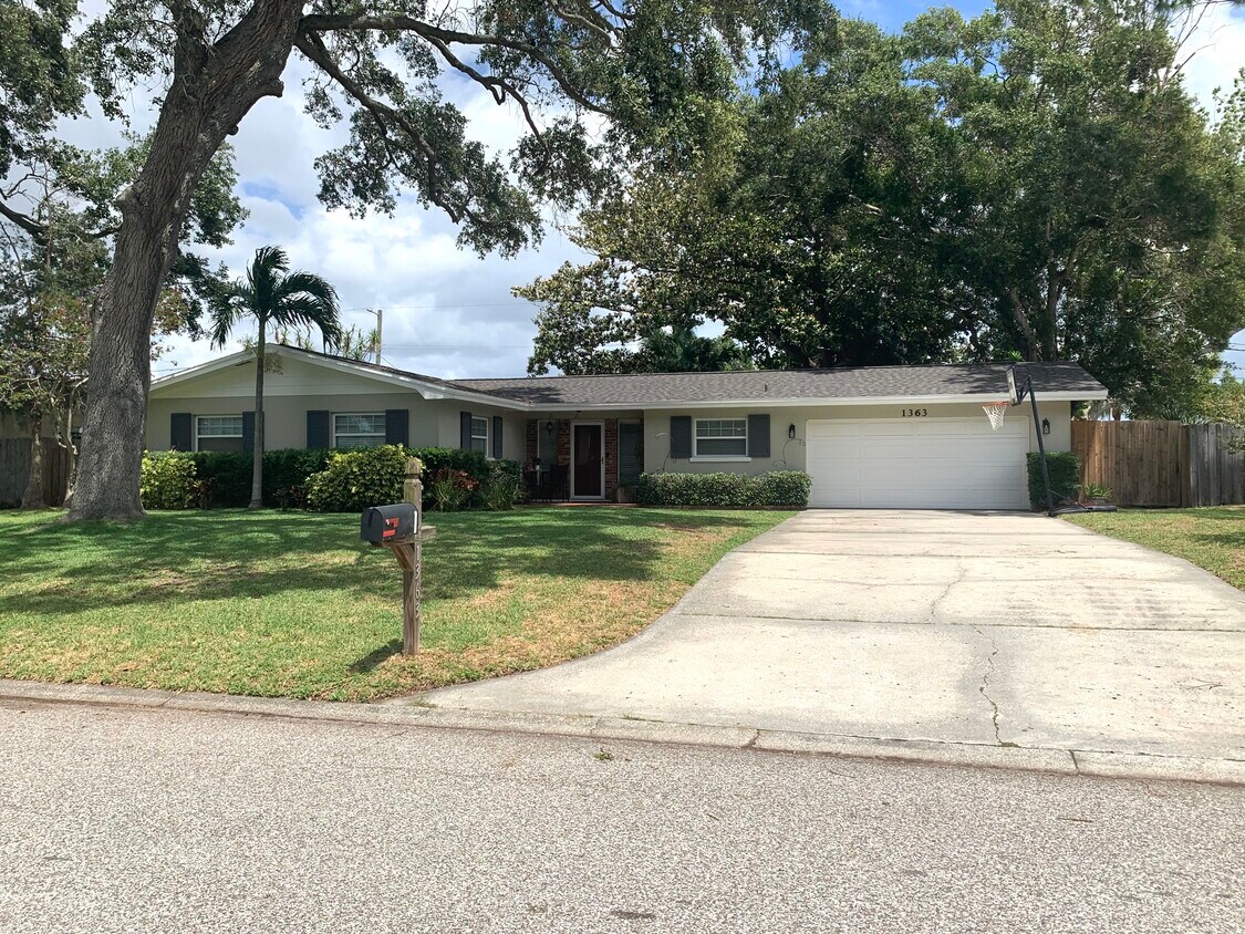 1363 Eastfield Dr, Clearwater, FL 33764 House for Rent in Clearwater