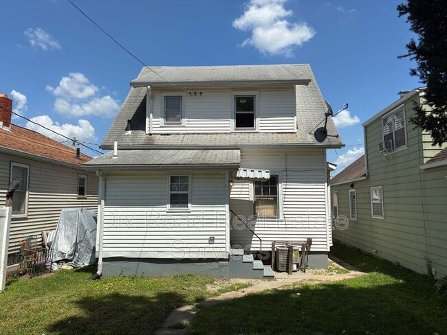 Building Photo - 703 N D St