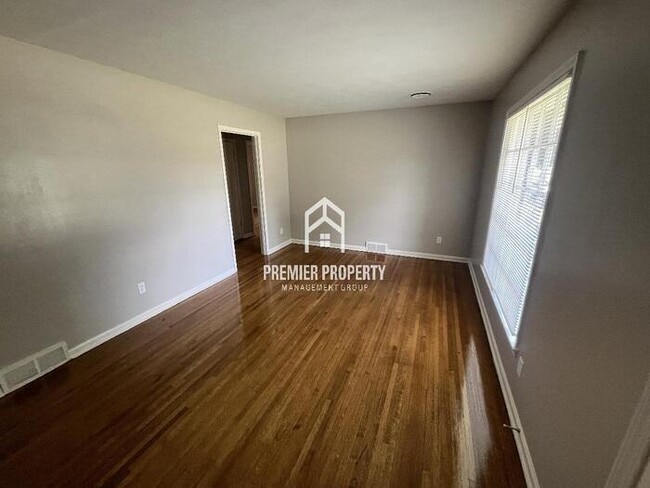 Building Photo - 2065 St James Dr