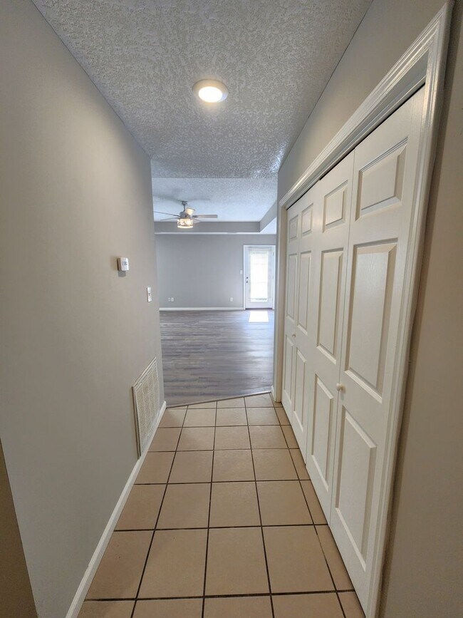 Foto del edificio - 7110 SW Greenview Dr