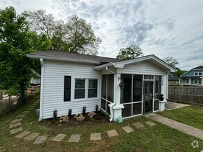 Building Photo - 134 Field Ave
