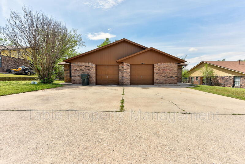 1104 Tall Oaks Dr, Midwest City, OK 73110 Condo for Rent in Midwest