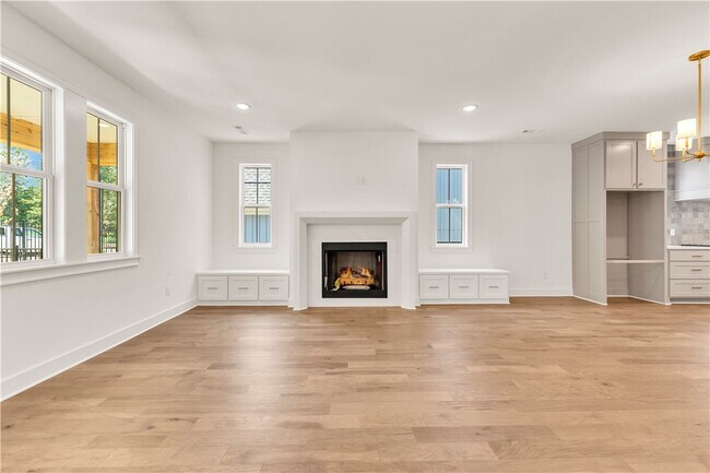 Building Photo - 2342 E Rolling Hills Dr