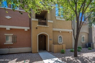 Building Photo - 240 W Juniper Ave