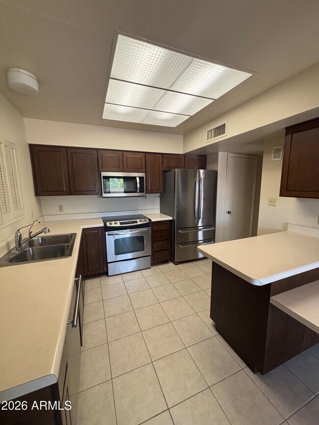 Foto del edificio - 7325 North 11th St