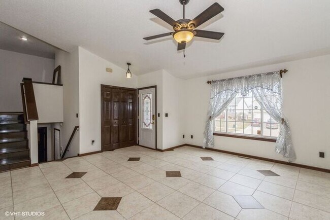 Foto del edificio - $2,100 | 3 Bedroom, 2,5 Bathroom Single Fa...