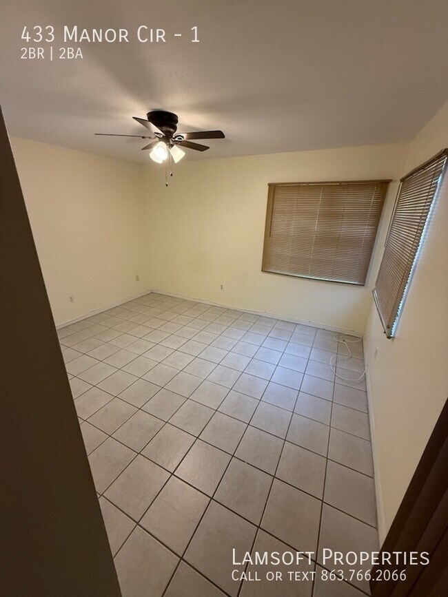 Foto del edificio - 433 Manor Cir