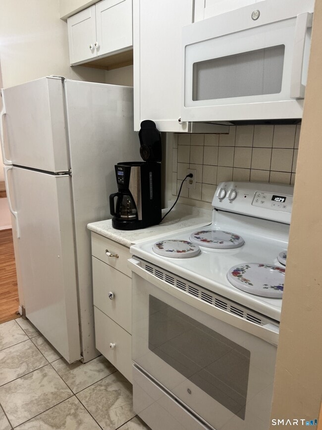 Foto del edificio - 285 Savin Ave