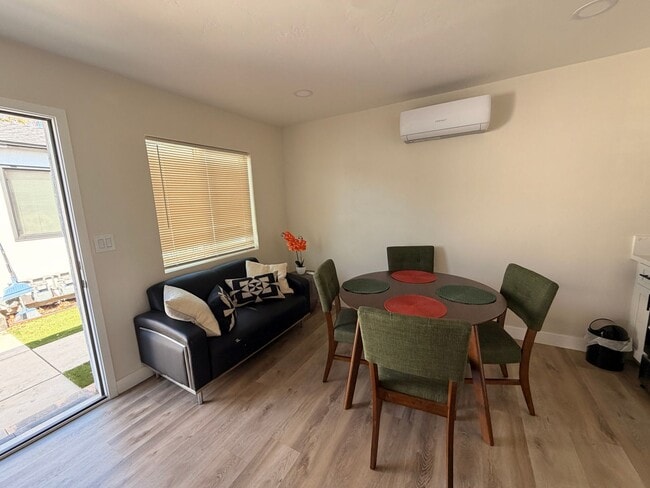 Building Photo - 1830-36 Newton Ave