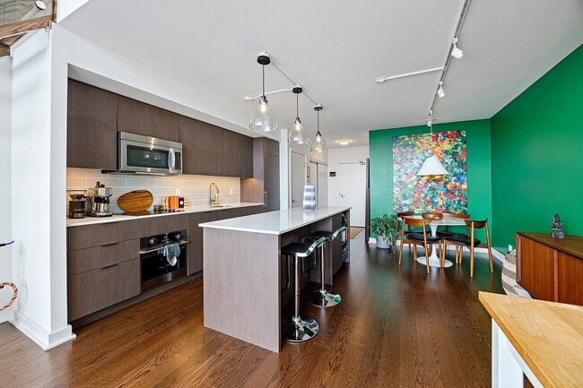 Photo du bâtiment - 5 Hanna Ave