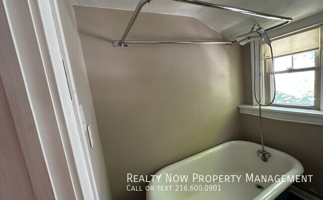 Building Photo - 18224 Winslow Rd