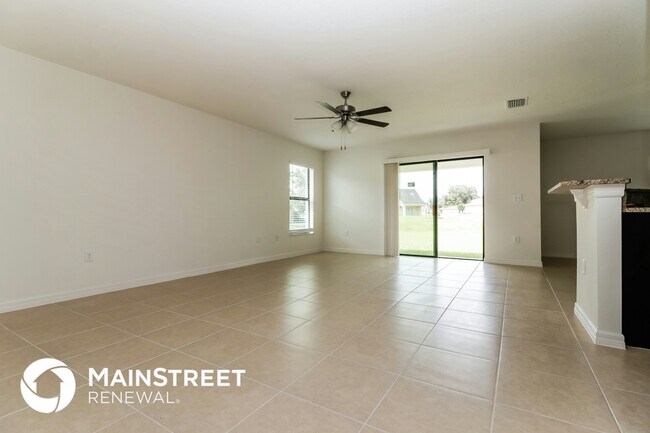 Foto del edificio - 8229 Silverbell Loop
