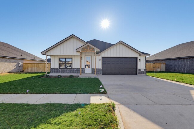 Building Photo - 7659 Lake Ridge Pky